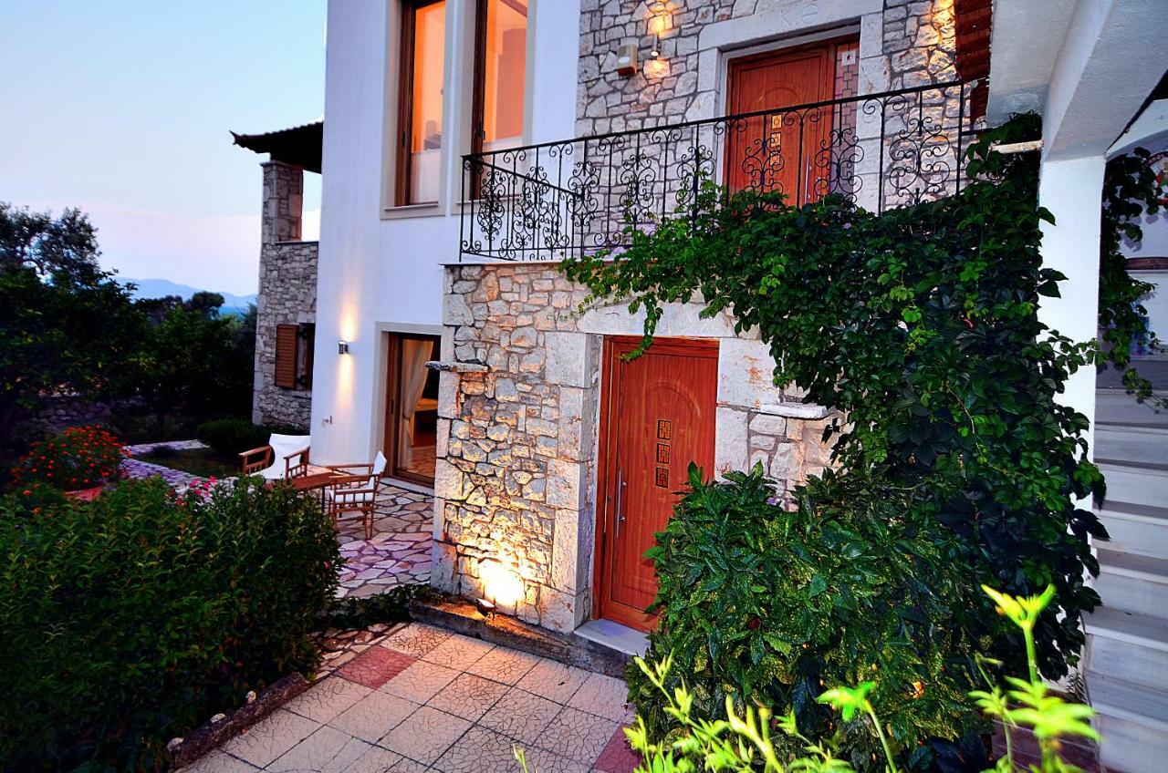 Stone Tower Retreat, Oasis Of Peace Apartamento Aristomenis Exterior foto